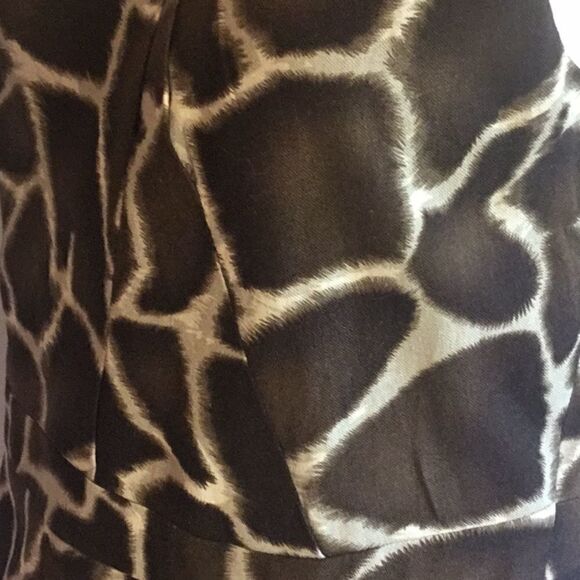 Linen blend dress in size 6 in wild life print by CHAPTER ONE - Picture 8 of 14